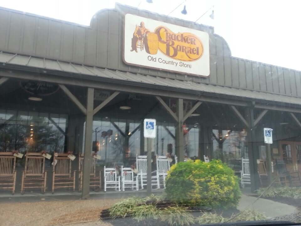 cracker barrel macon ga